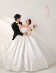 -雅云婚纱摄影工作室旗舰店