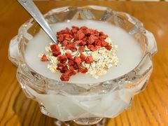 燕麦草莓干熬米糊-呷佬·长沙手工米粉(金沙江路店)