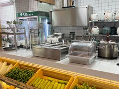 自助取餐区-费大厨辣椒炒肉(万家丽一店)