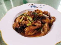 -巩本明鱼屋子