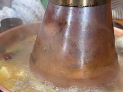 -果松木炭酸菜铜火锅·外婆参鸡汤