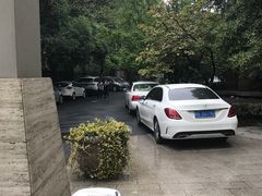 -杭州西湖艺联君亭酒店(黄龙体育中心地铁口店)
