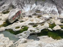 -燕子河大峡谷天坑仙境