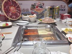 -海底捞火锅(珠影星光城夜宵主题店)
