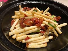 花生苗炒香肠-味上湘菜馆(岳麓山店)