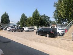 后院停车场-迎宾楼饭庄(窦店)