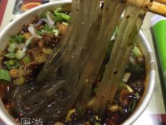 精肉杂酱酸辣粉-阿坤传统手工小吃(杨家坪店)