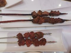 现烤羊肉串-伊祥·敦煌楼