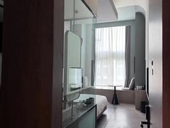 -上海虹桥中心爱琴海亚朵S酒店