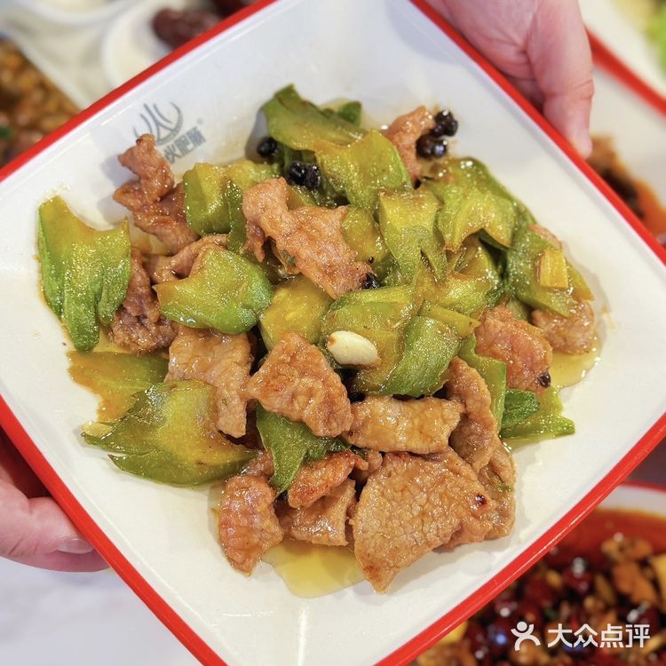 谁懂！竟然在肥肠煲里面吃到“卫生纸”