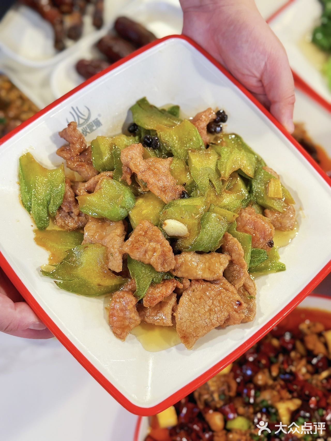 谁懂！竟然在肥肠煲里面吃到“卫生纸”