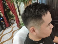 -东方先生国潮男士理发馆