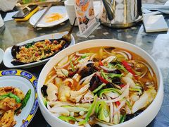 -吐哈石油大厦六鼎毡房民族特色餐厅