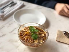 烤无花果蜂蜜燕麦酸奶-The Rug Cafe(王府中环店)