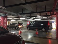 -虹桥火车站-停车场