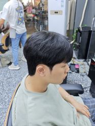 点击看大图 -藤野造型专业烫染接发