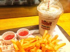 -The Habit Burger Grill 哈比特汉堡(复兴soho店)