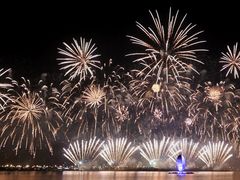 -上海滴水湖皇冠假日酒店
