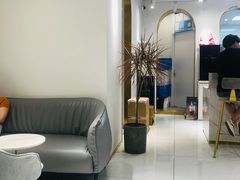 -Fridi Patisserie Cafe