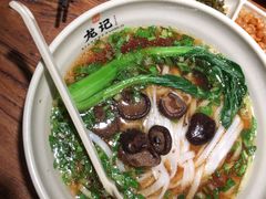 -湘人龙记老长沙米粉(鸟巢店)