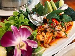 -Chom Cafe and Restaurant