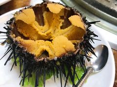 生吃海胆-海味当家·蒸锅海鲜(中山广场创始店)