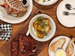 -ROAST coffee & eatery