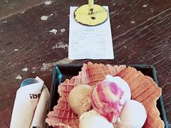 -莓园冰淇淋店