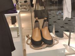 -COS(月星环球港店)