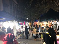 -吴山路夜市
