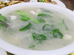 豆腐杂鱼汤-滑记海鲜饭店·老字号(海鲜街店)