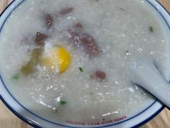 窝蛋牛肉粥-荔银肠粉·非遗手藝(夫子庙店)