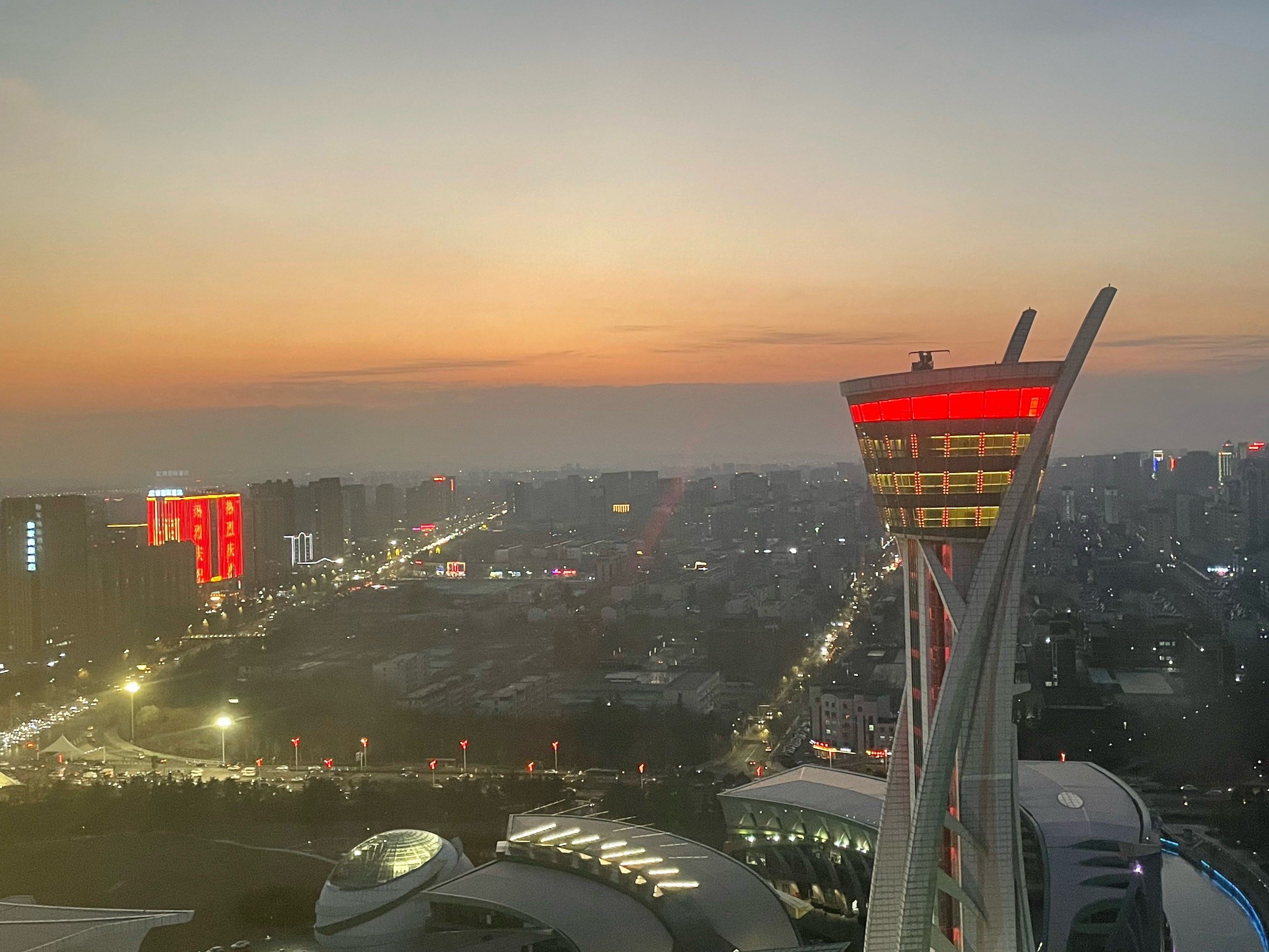 天天领红包潍坊人民广场的西塔可以免费上