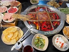-洞亭火锅(防空洞总店)