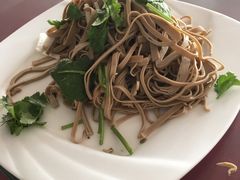 -溢心园香河肉饼总店