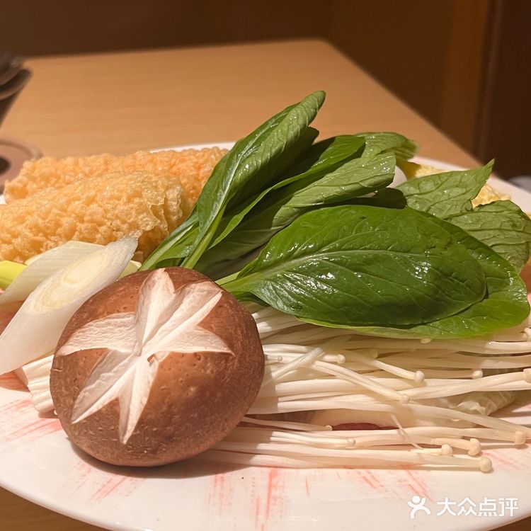 被胖鼓鼓的河豚鱼吸引