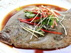 油泼多宝鱼-香满居张记小厨私房菜(青岛站店)