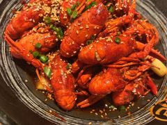 -肥肥虾庄·金牌油焖大虾(汉街SKP店)