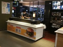 -麦当劳(新华路步步高店)