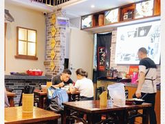 -黑白电视长沙小吃(美林M·LIVE天地东座店)