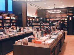 -猫的天空之城概念书店(苏州诚品店)