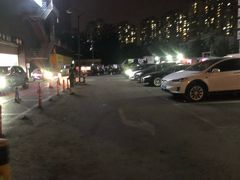-新荟城购物中心-停车场