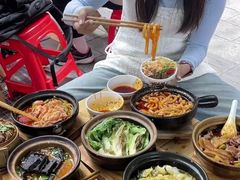 -有红鸡毛店·砂锅菜(抚琴夜市店)