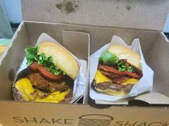 芝士牛肉蘑菇堡-Shake Shack(西单大悦城店)