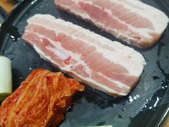 蒜香海盐蜂巢厚切猪五花-小米烤肉·和牛原切-创意韩料(东关店)