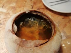 泰国椰皇炖乌鸡汤-陈鹏鹏潮汕菜(欢乐海岸 海边景观店)