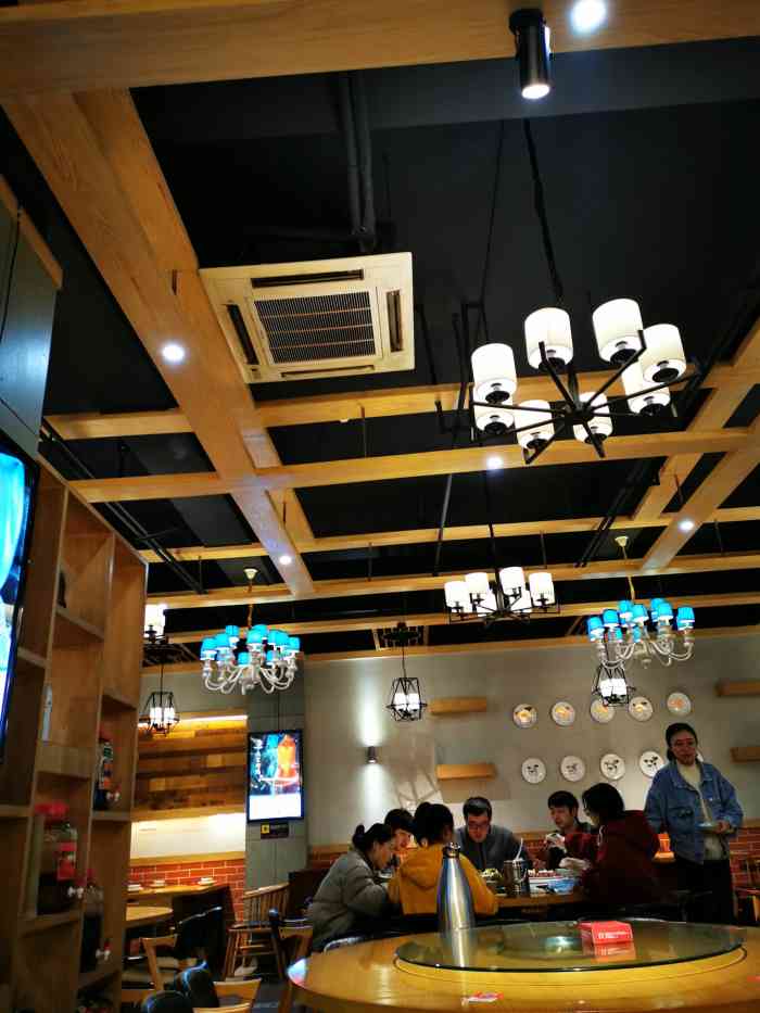 一品汇(大世界商业广场店)-"专程来到这里吃烤鸭,烤鸭味道还不错,两个