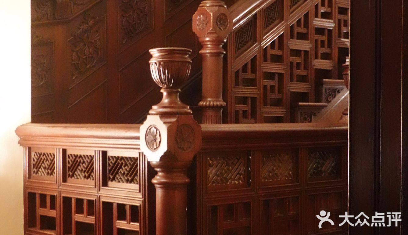 PRADA荣宅，你这样子办展我不可！