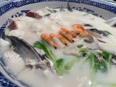 极品鱼头皇-山外山菜馆(玉泉路店)
