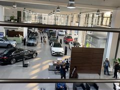 -上海星瀚奔驰4S店(红柳路店)